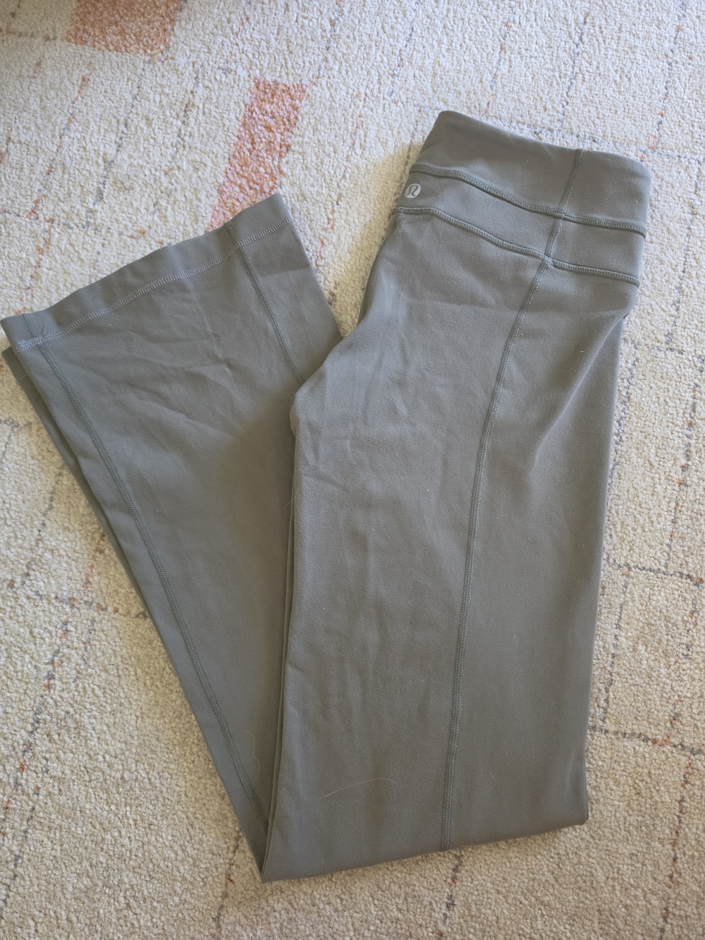 Lululemon Groove Flare Leggings Size 6 Olive Green High-Rise Yoga Pants